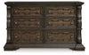 Maylee Dresser